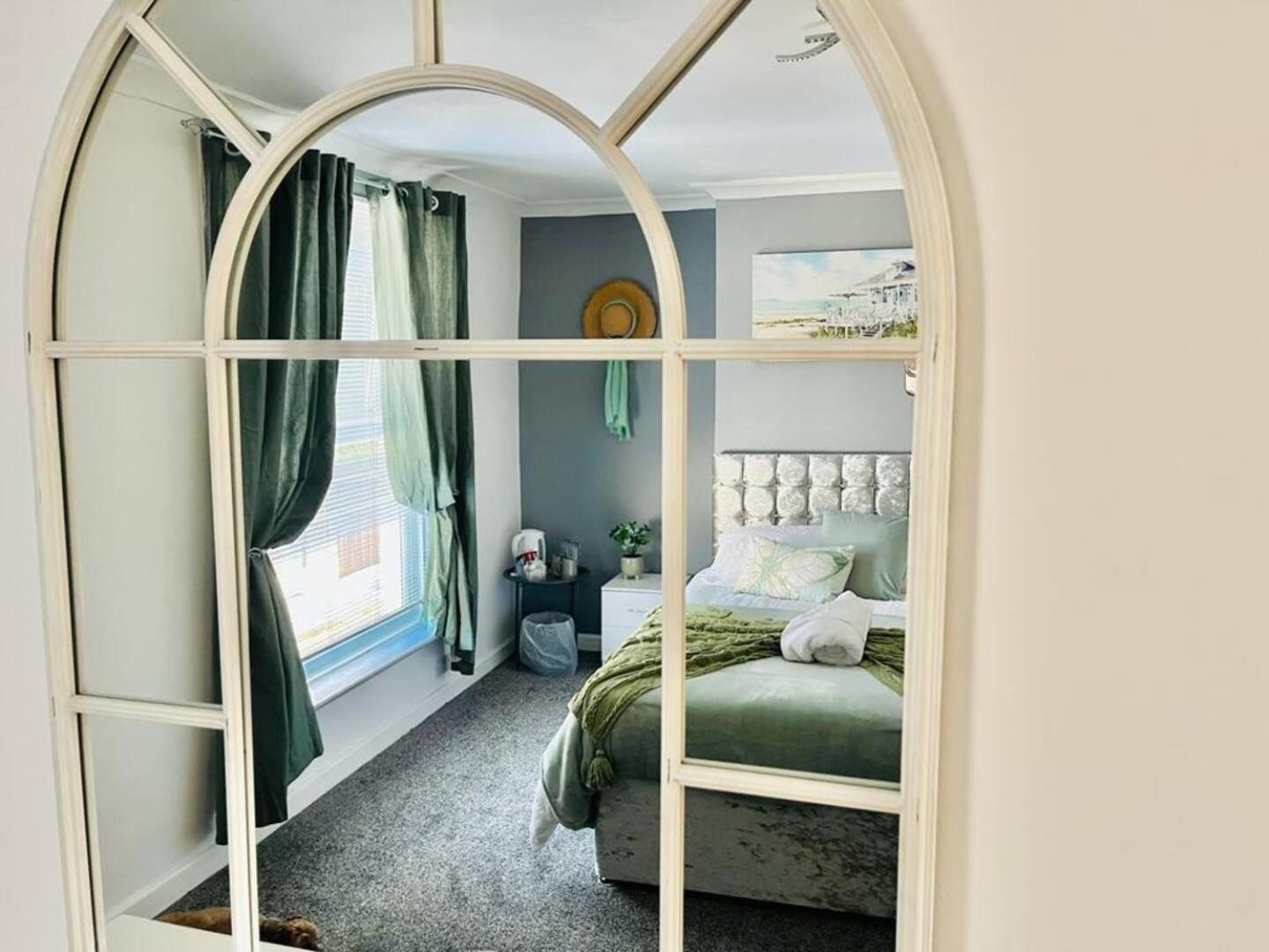 Alver House Портсмът Екстериор снимка